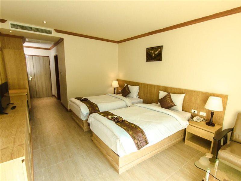 Airport Beach Hotel Phuket - Sha Extra Plus Nai Yang Beach Kültér fotó